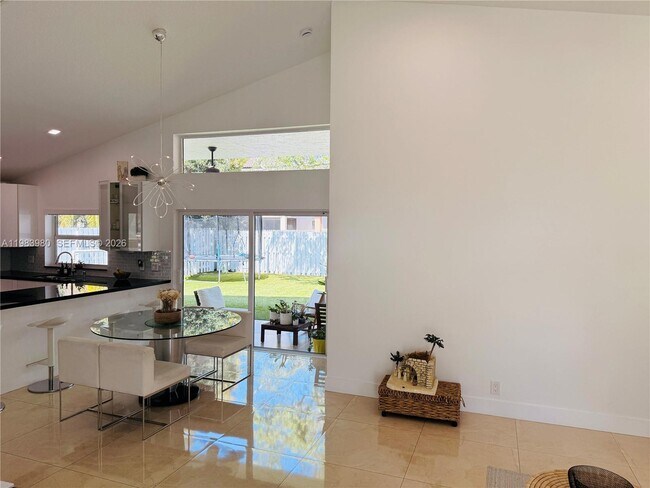 Building Photo - 646 Stanton Dr