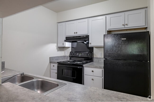 The Hampton - Kitchen - Benson Hills Apartments