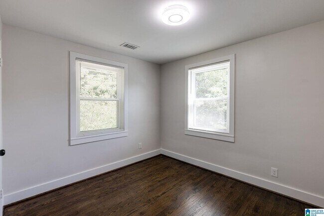 Building Photo - 1700 Valley Ave