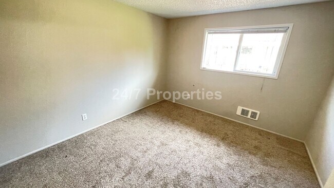 Building Photo - 2023-12573MF