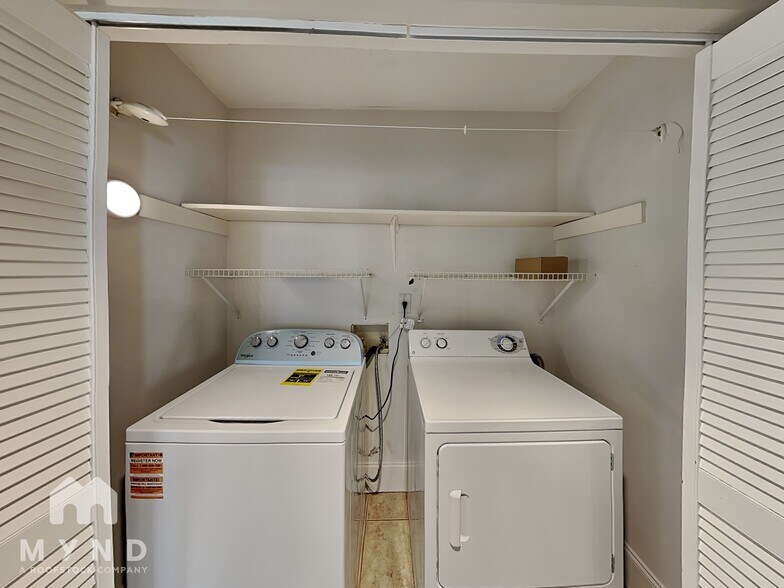 Building Photo - 1407 Huntingdon Chase