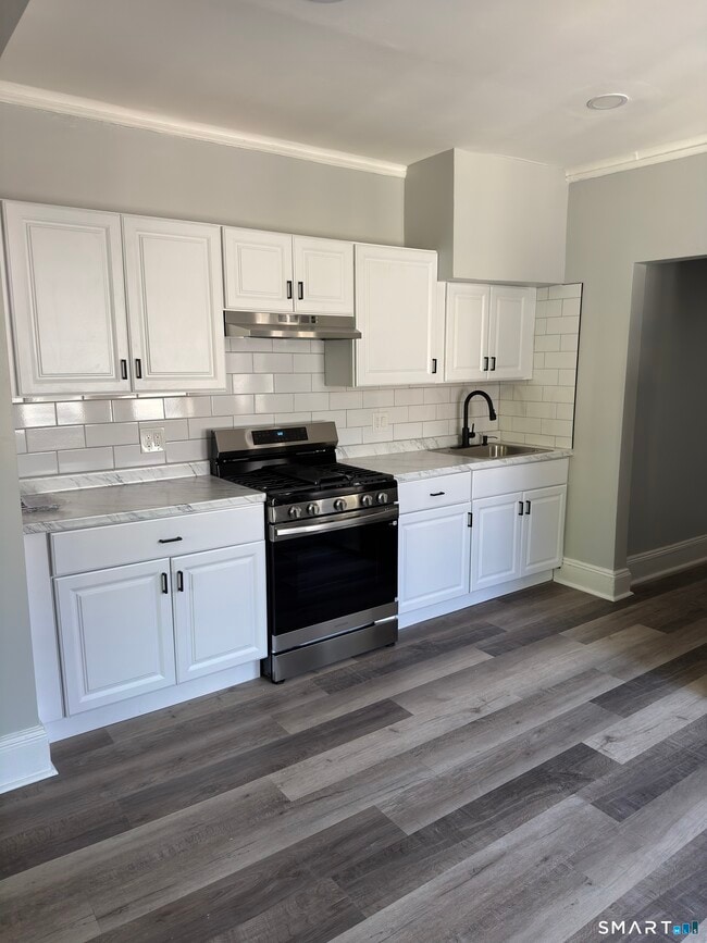 Building Photo - 67-69-69 Westbourne Pkwy
