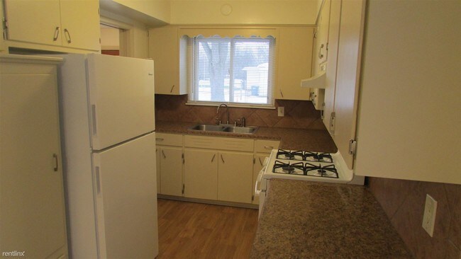 Building Photo - 3 br, 1 bath House - 8325 Briarwood Ave