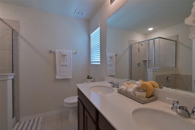 Building Photo - 1205 Waggoner Dr