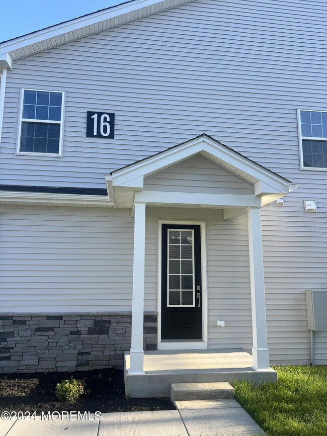 Primary Photo - 1608 Wrangler Ave