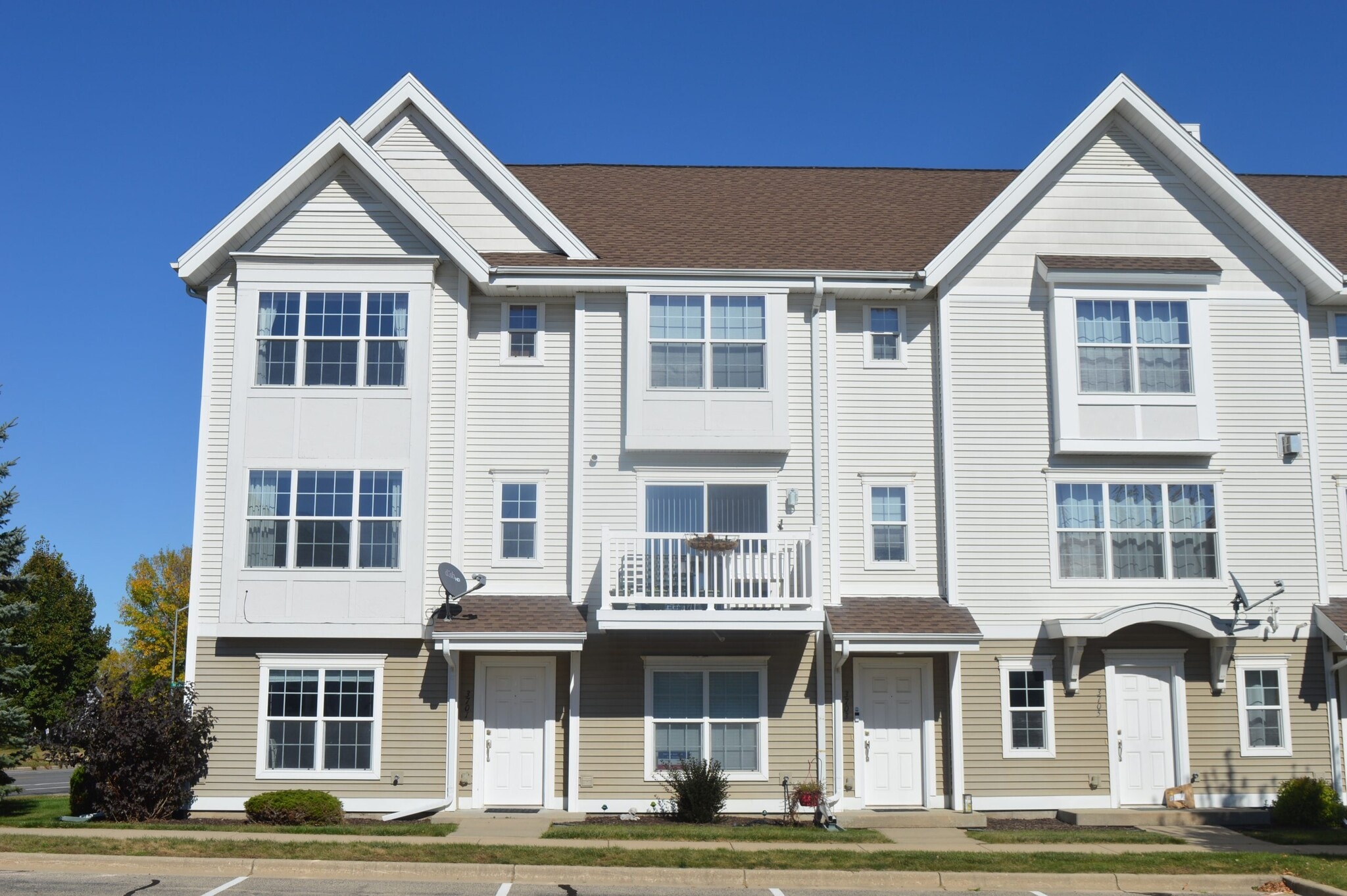 Building Photo - 3701 Design Pass