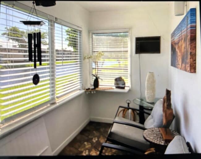 Building Photo - 307 Saxony Dr