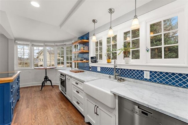 Building Photo - 732 Orchard Terrace