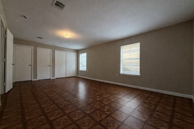 Building Photo - 3406 Milbrad St