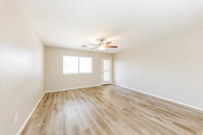 Building Photo - 10309 W Hess St