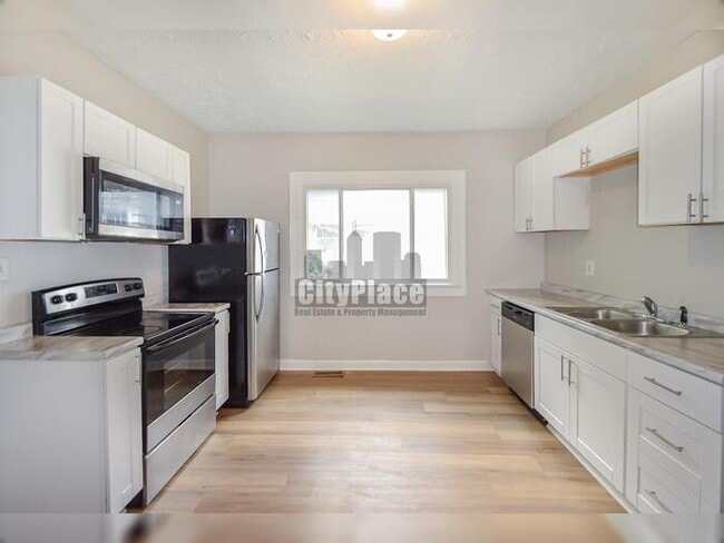 Building Photo - 608 N Oakland Ave