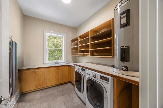 Building Photo - 4885 Tamarind Ridge Dr