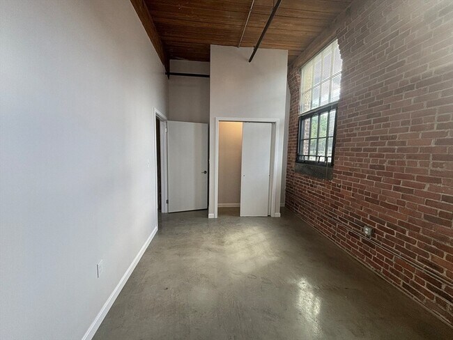 Building Photo - 88 Gerrish Ave