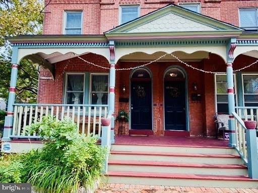 Primary Photo - 822 N Van Buren St