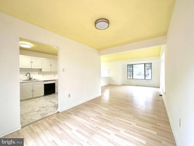 Building Photo - 4 Renmark Ct
