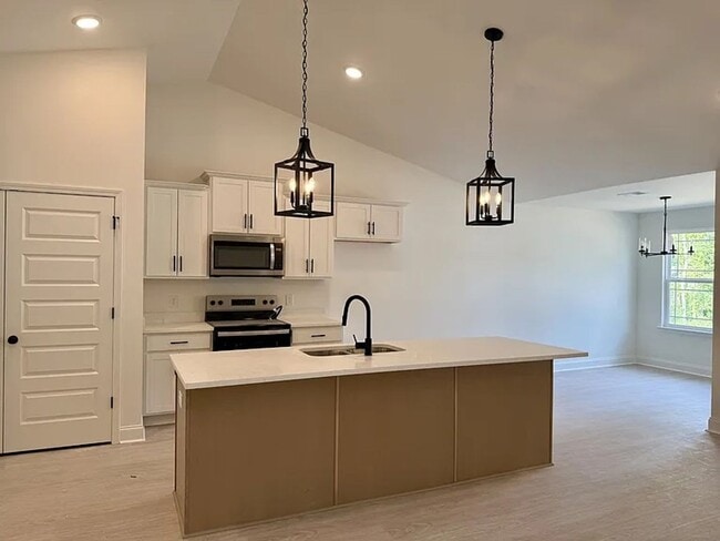 Building Photo - 3 BEDROOM NEW CONSTRUCTION HOME