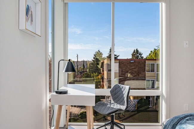 Building Photo - 4205 Evanston Ave N