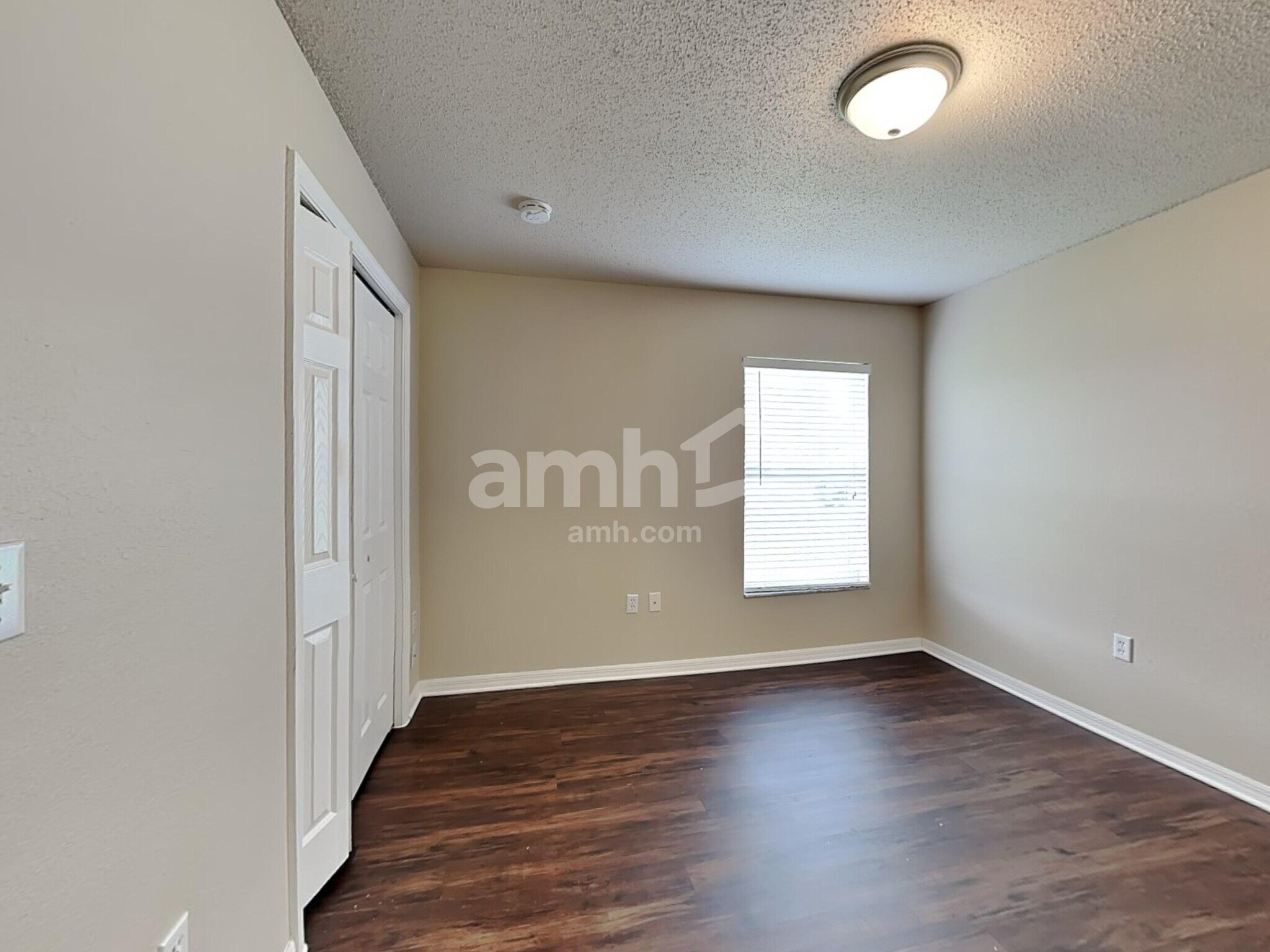 Building Photo - 875 Summer Glen Dr