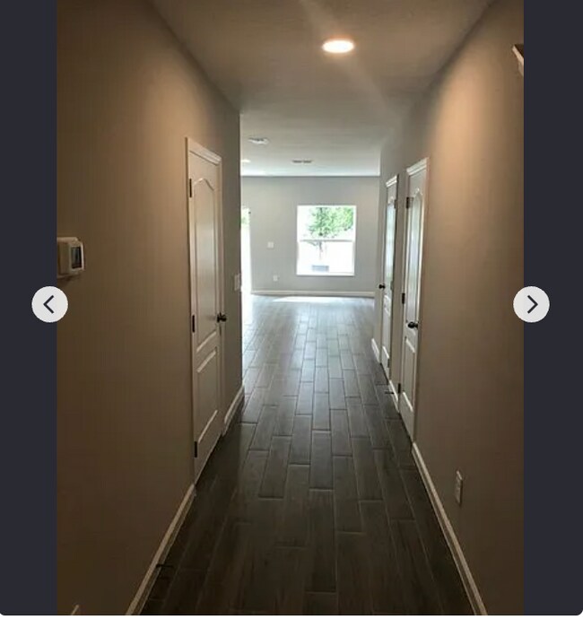 Building Photo - 327 Cape Honeysuckle Pl