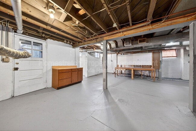 Building Photo - 2424 Oakland Ave