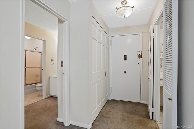 Building Photo - 200 High Point Dr