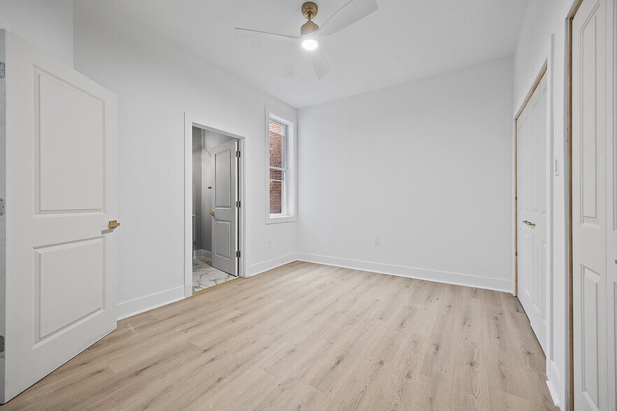 Building Photo - 1109 E Carson St