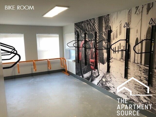 Building Photo - 2519 W Leland Ave