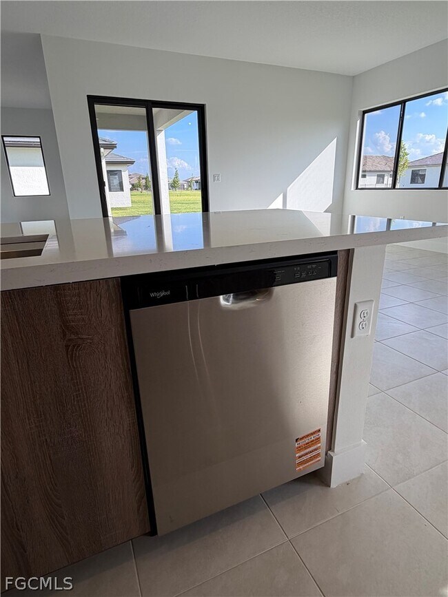 Building Photo - 5166 Julienne Rd