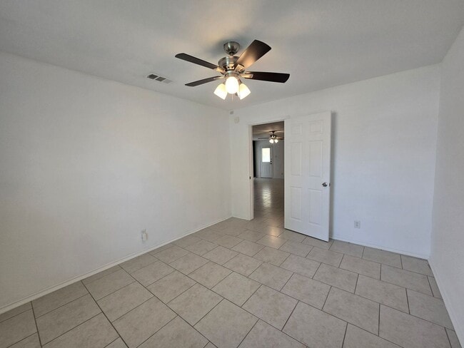 Building Photo - 3906 Kevin Shaw Dr