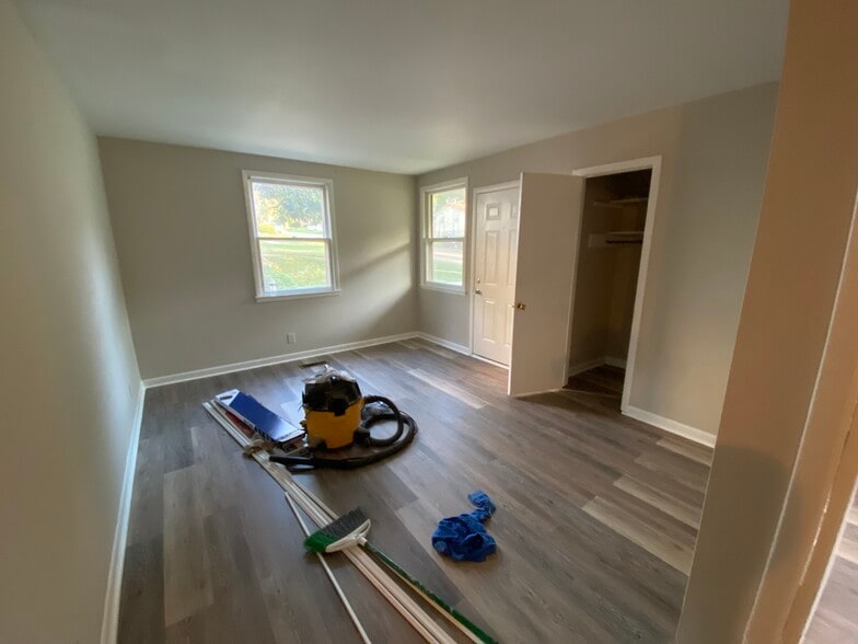 Building Photo - 649 Huntington Ridge Dr