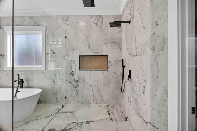 Building Photo - 405 Thunder Rd