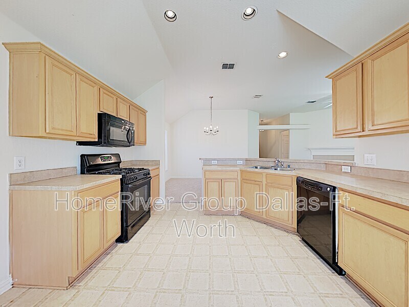 Building Photo - 217 Mapleshade Dr