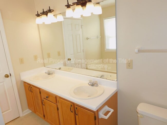 Building Photo - 600 Pecan Ridge Cir