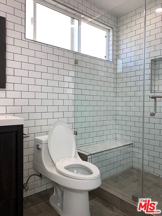 Building Photo - 635 N Formosa Ave