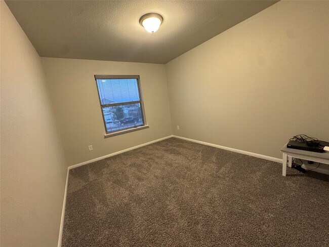 Building Photo - 10435 Moraine Lake Dr