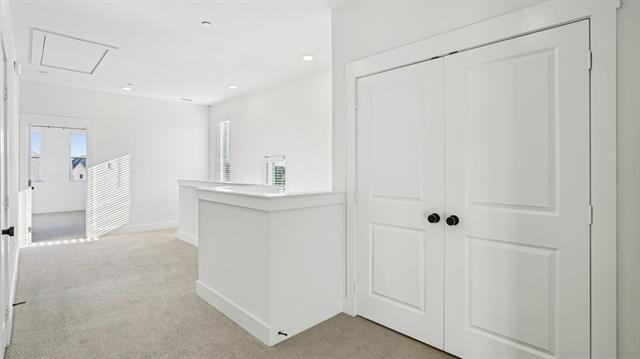 Building Photo - 3661 Rosemont Dr