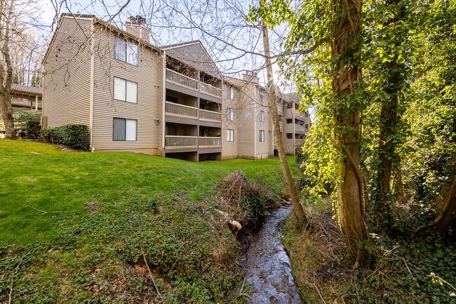 Building Photo - Creekwood Apartments
