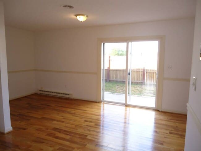 Building Photo - 146 Hackberry Dr