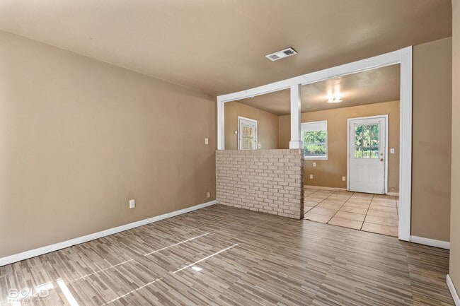 Building Photo - 1222 Lampkin St
