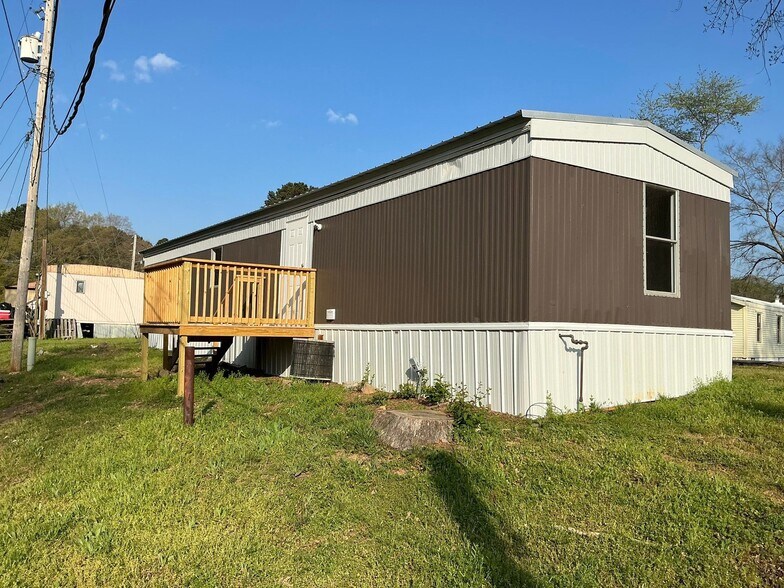 Building Photo - 215 Hwy 290