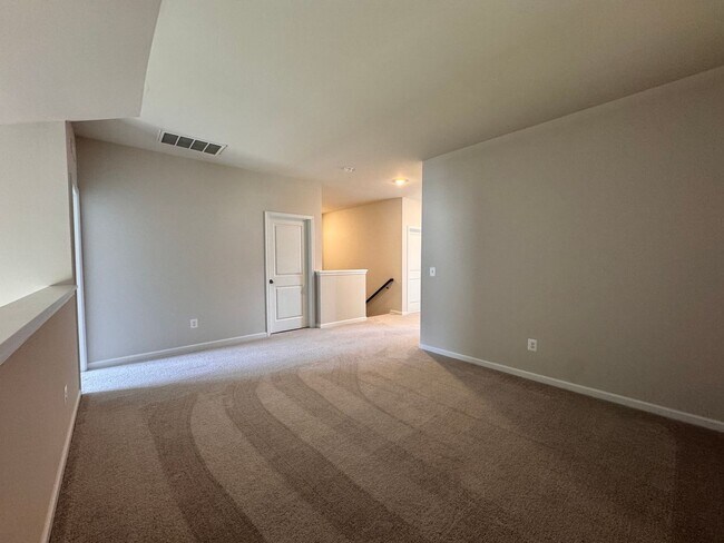 Building Photo - 3672 Isaac Cir