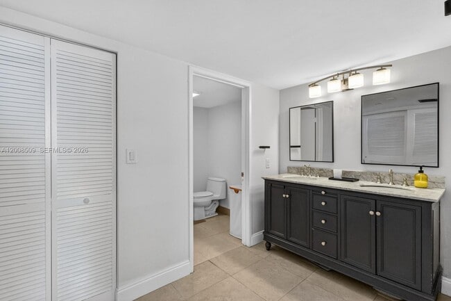 Building Photo - 151 Crandon Blvd