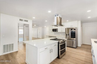 Building Photo - 936 W Rio Salado Pkwy