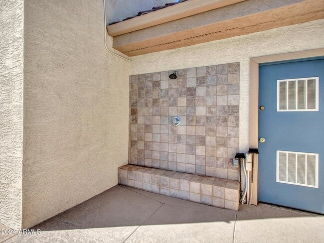 Building Photo - 2801 N Litchfield Rd