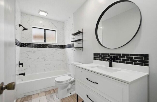 Building Photo - 14403 Wandering Wood Dr