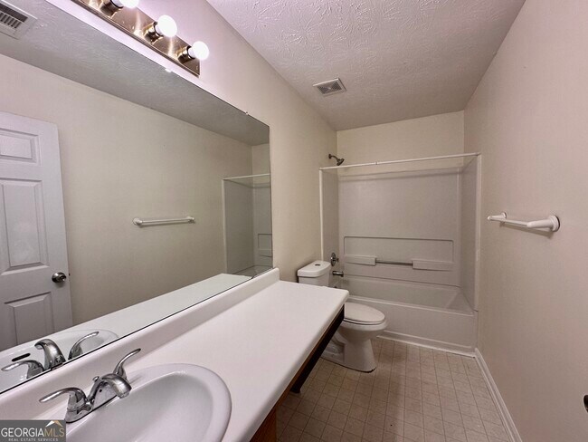 Building Photo - 3713 Crescent Hill Ln