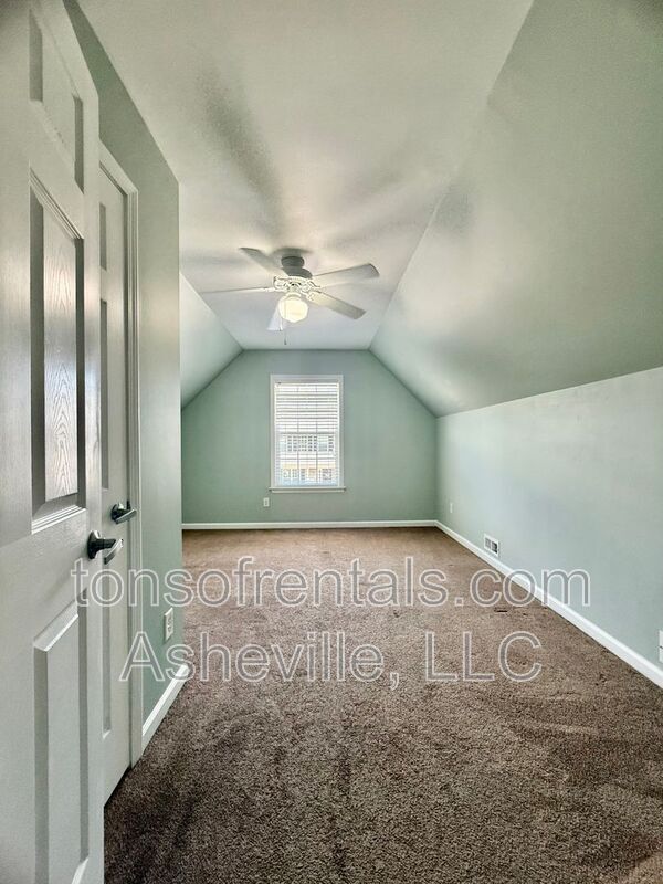 Building Photo - 210 Mud Creek Rd