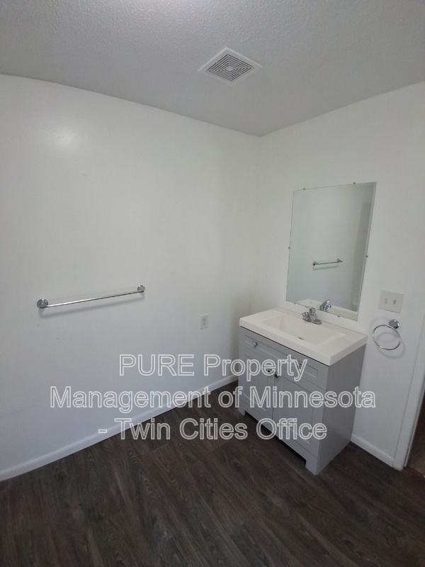 Building Photo - 1212 Sibley St