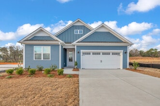 Building Photo - 514 Silky Oak Dr SE