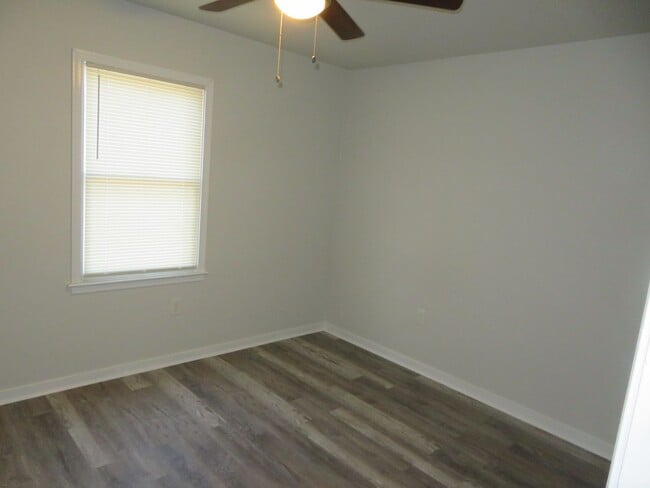 Building Photo - Dinwiddie VA